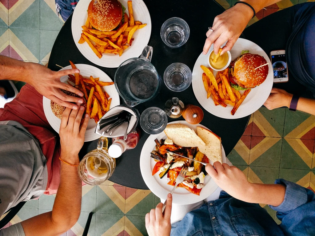 8 Elements of a Successful Welcome Email for a Restaurant Rewards Program